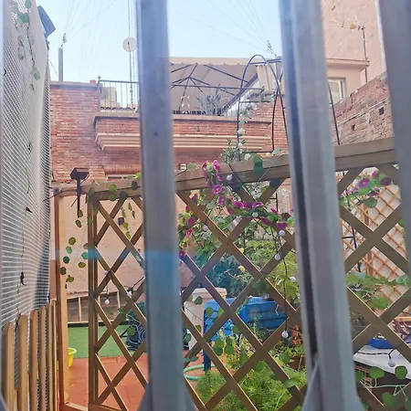 Barcelona Coronahostal ゲストハウス バダロナ